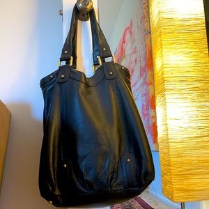 Perfect everyday bag go to store and run errands.